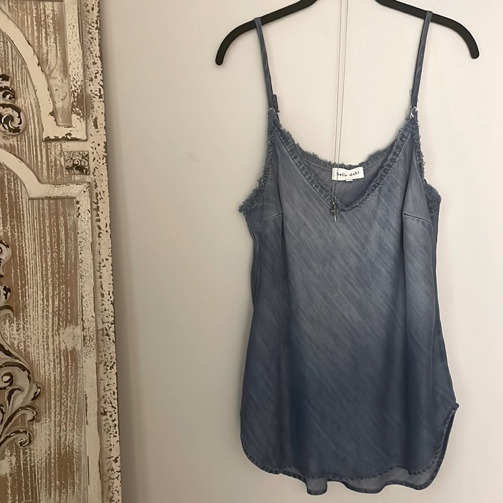 BELLA DAHL OMBRÉ FRAYED EDGE TOP - Picture 2 of 6